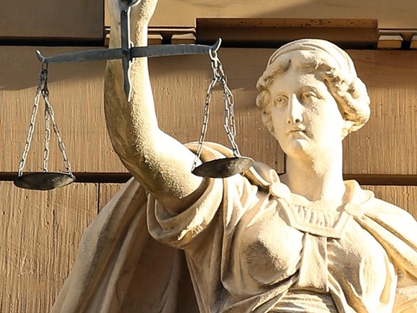 Justitia-Statue (pixabay, Hermann)